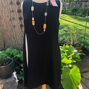 Cocktail dress with pockets.